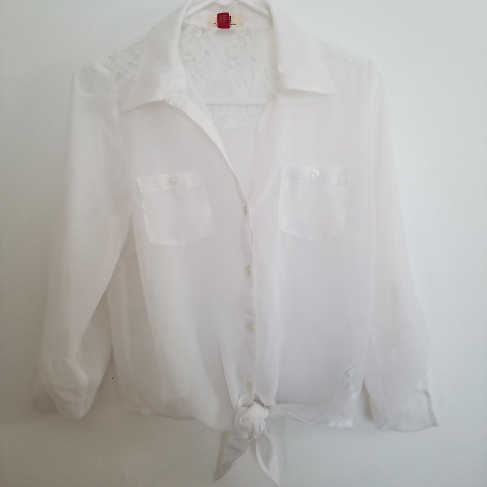 L.E.I. Sheer Button Down Blouse w Lace Juniors 7/9